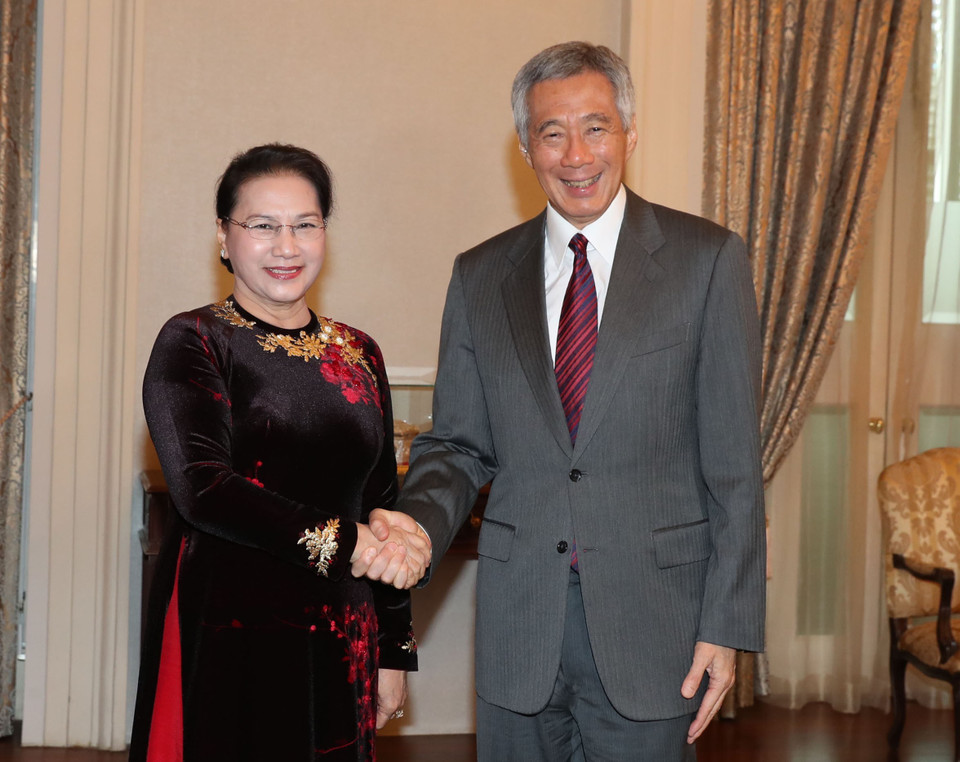 阮氏金银当地时间11月27日下午会见新加坡总理李显龙。越通社记者 仲德 摄 