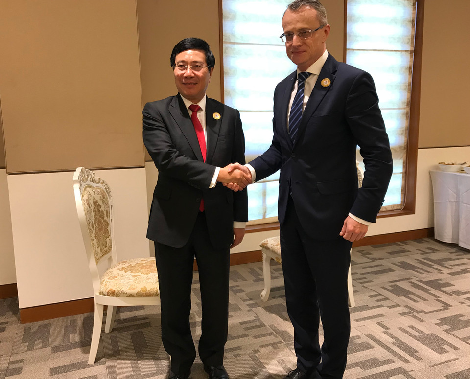 越南外长范平明会见波兰外长马利克·马耶洛斯基（Marek Magierowski）（图片来源：越通社）