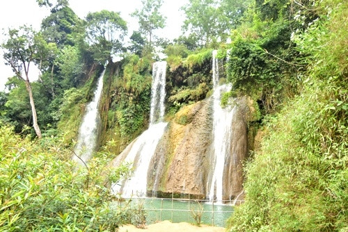 奥秘的兜肚瀑布。（图片来源：人民军队报）