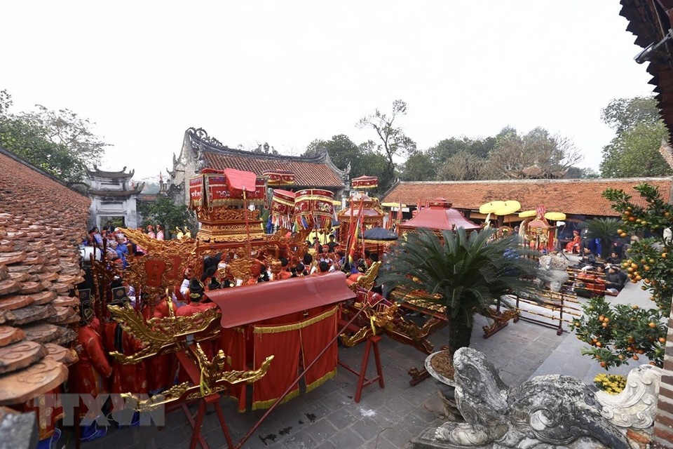 古螺庙会上举行的八乡迎轿仪式。越通社记者 明决 摄