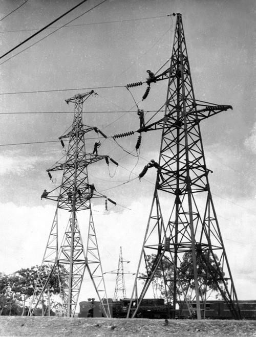 越南北部首条35千伏的中电缆：河内-兴安电缆于1958年得以升级改造，其有助于治愈战争的创伤、恢复与发展北部经济、为越南电力行业发展做出重要贡献。图自越通社