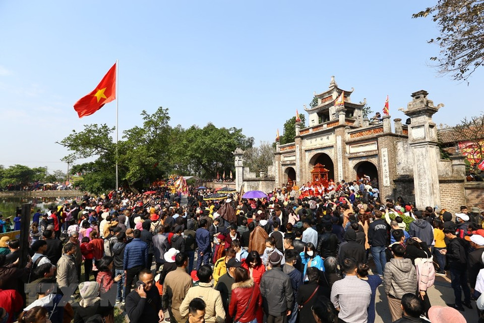 古螺庙会吸引众多国内外游客前来参加。越通社记者 明决 摄