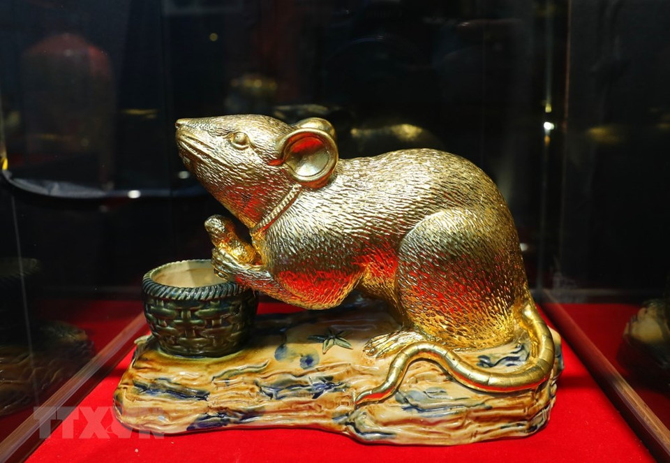 老鼠是十二生肖之首，是机警应变，善处逆境，子孙繁衍，家业兴旺的象征；又有生生不息，繁盛不衰之吉祥寓意。越通社记者 成达 摄