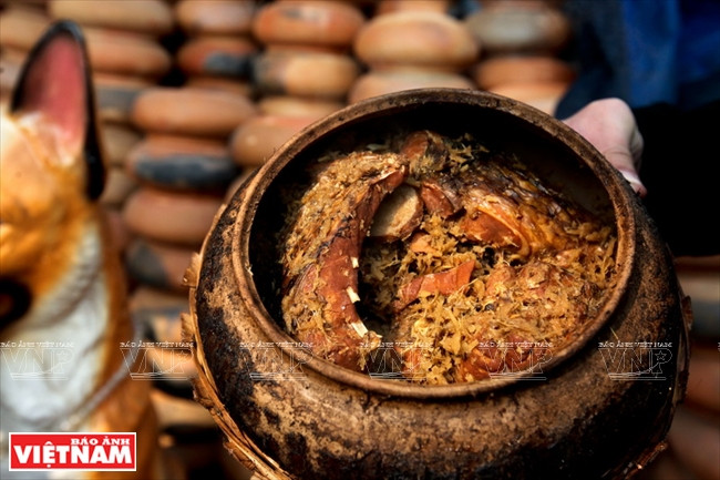 河南省里仁县和厚乡大黄村的传统红烧鱼。