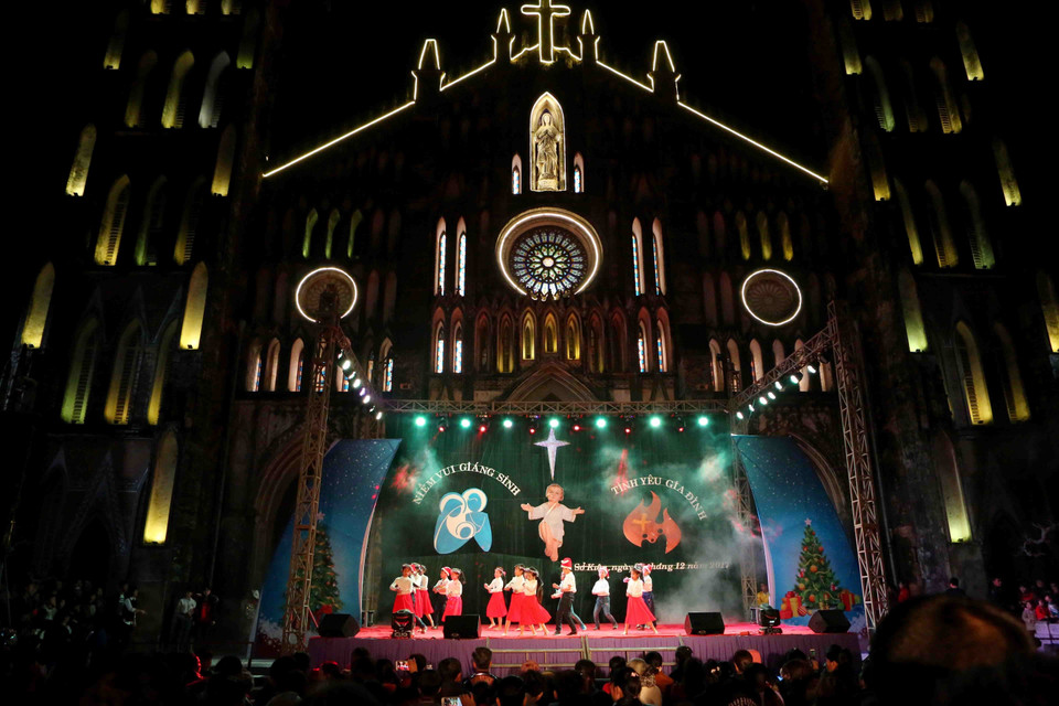 河南省的大街小巷处处洋溢着圣诞的气氛（图片来源：越通社）