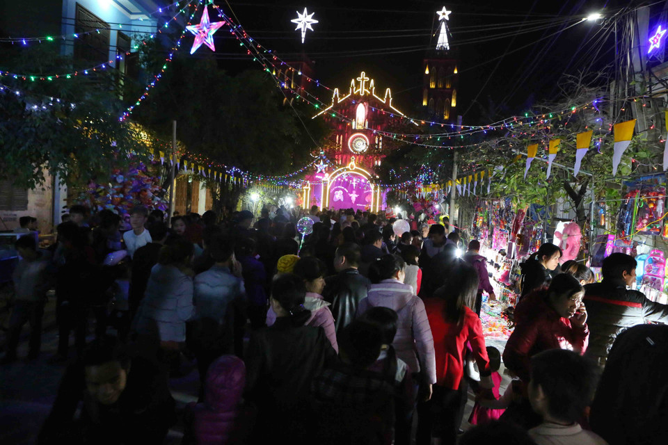 河南省的大街小巷处处洋溢着圣诞的气氛。（图片来源：越通社）