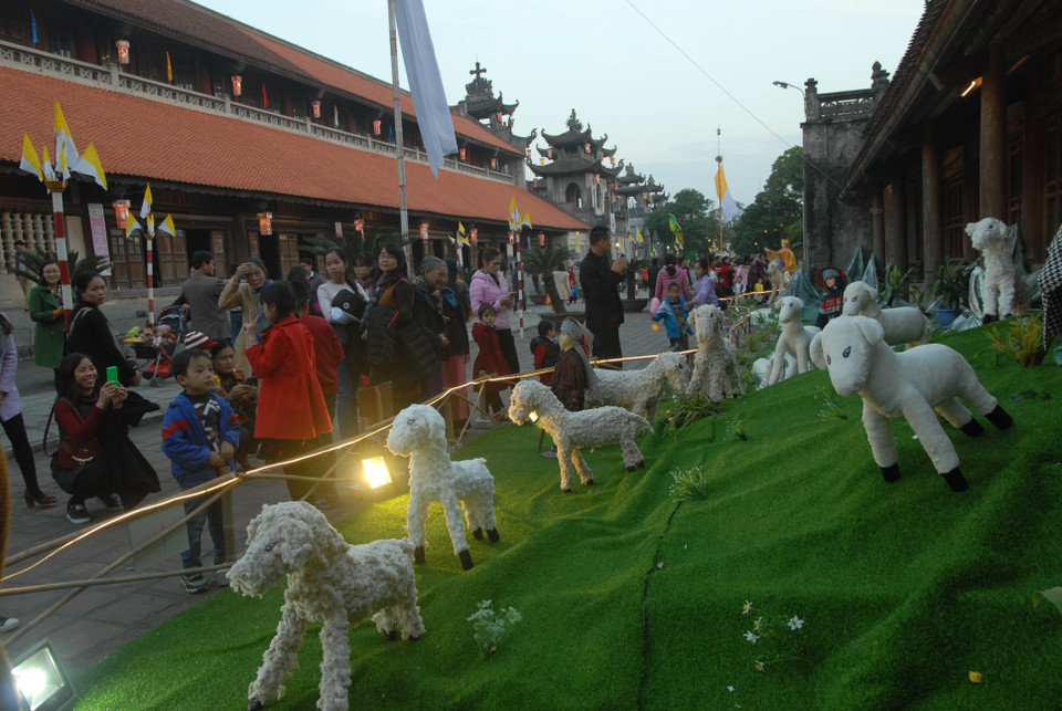 宁平省的大街小巷处处洋溢着圣诞的气氛（图片来源：越通社）