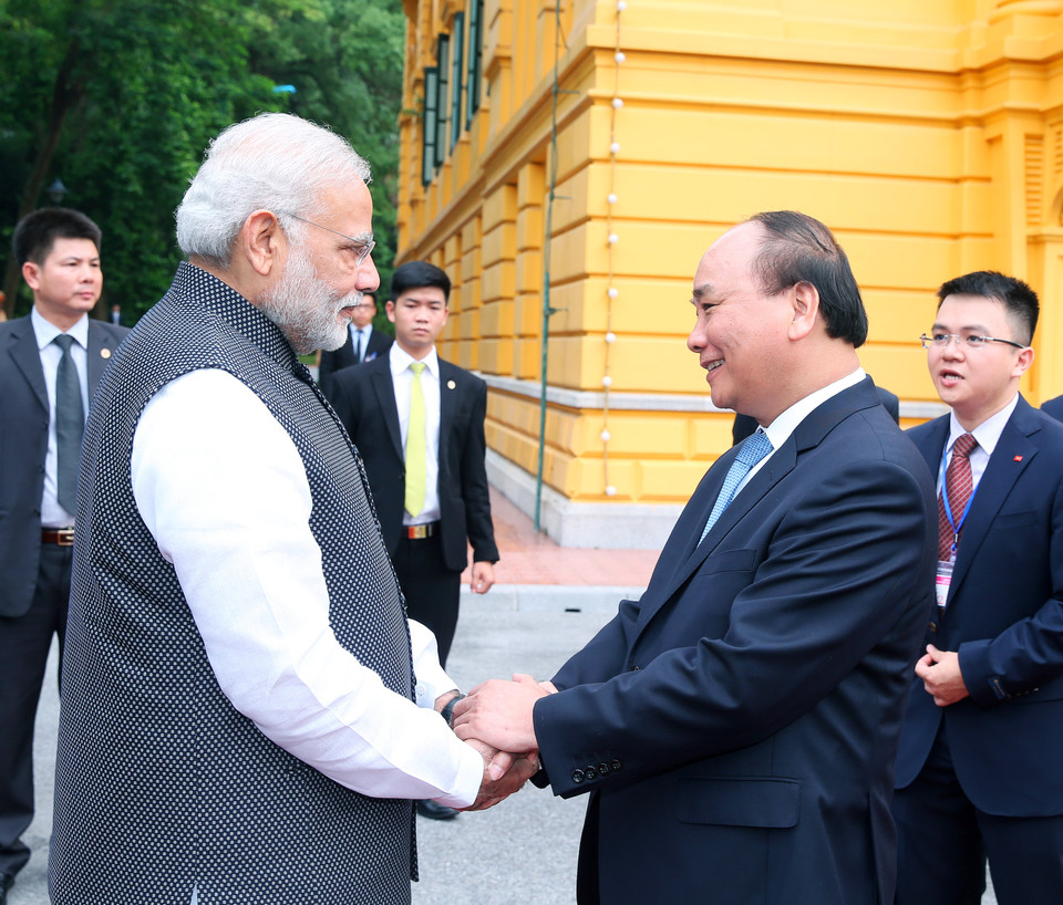 阮春福总理欢迎莫迪总理访越。