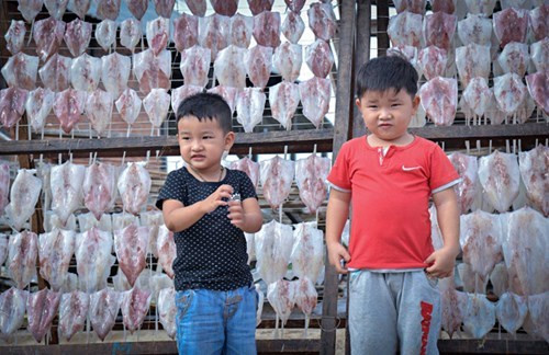 土珠岛乡的未来主人。（图片来源：《人民军队报网》）