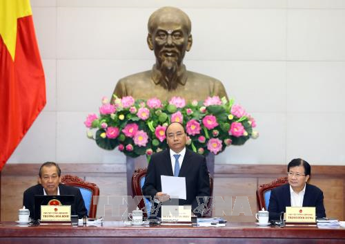 阮春福在会议上发表讲话。（越通社记者 统一 摄）