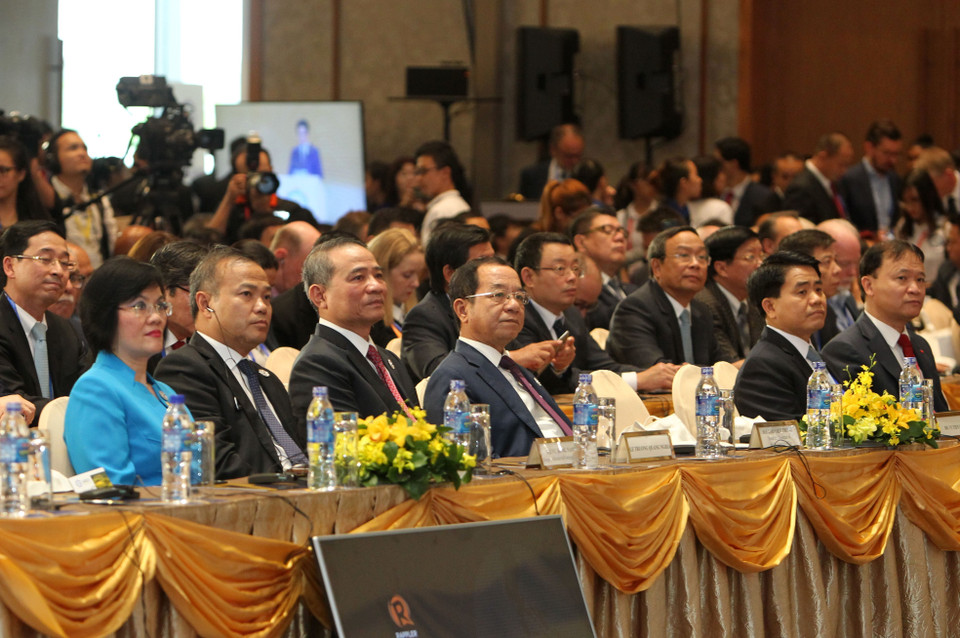 出席2017年APEC工商领导人峰会的代表们。（图片来源：越通社）