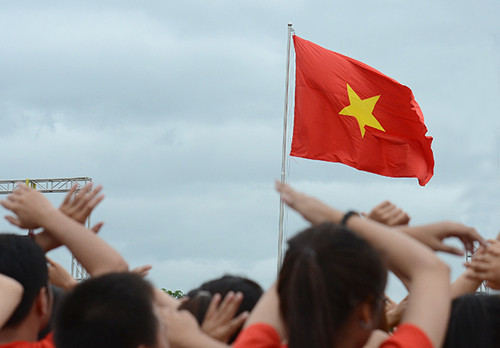 国旗升旗仪式。(图片来源：人民报)