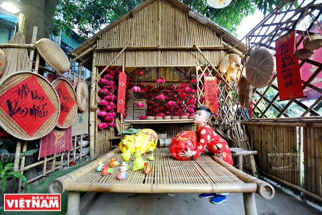 有趣的拍摄场景。图自越南画报