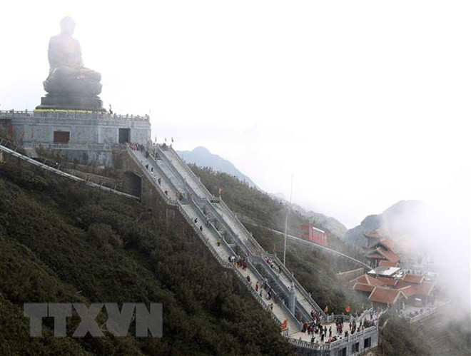 老街省沙坝旅游景点吸引游客量超过7.7万人次，同比增长17%，其中国际游客到访量达7600人次。图自越通社