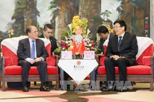  阮生雄主席已会见了湖南省委书记、省人大常委会主任徐守盛。（图片来源：越通社）