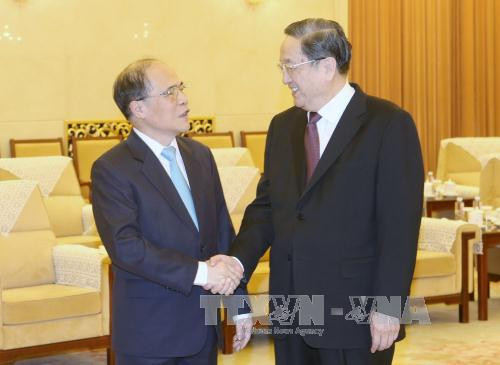  此前，越南国会主席阮生雄会见中共中央政治局常务委员、中国人民政治协商会议主席俞正声。