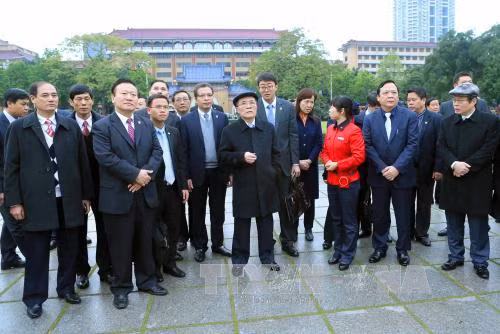  阮生雄主席参观孙中山纪念馆等。（图片来源：越通社）
