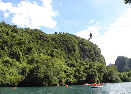 丛林飞跃深受游客的青睐（图片来源：人民军队报）