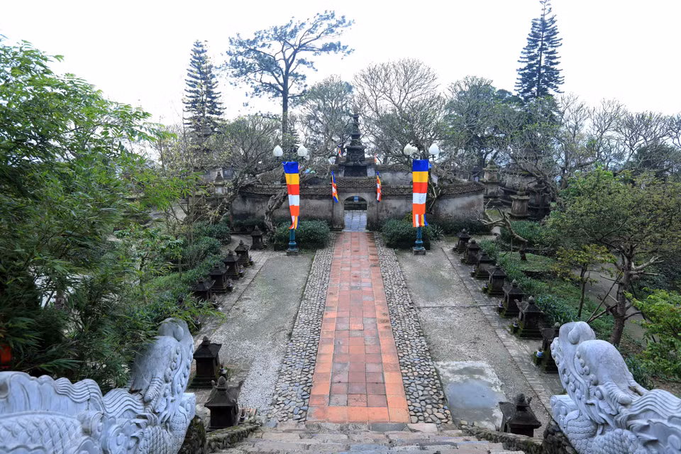 从花安寺进入铜寺之路。图片来源：越通社