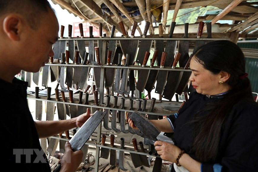 高平省广渊县福莲乡明俊福莲合作社刀子产品荣获2020年3星典范农业产品证书。图自 越通社