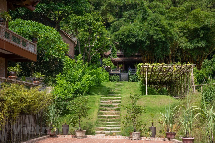 仅仅距离首都河内70公里，但来到这座寺庙，人们就像步入另一个世界，将城市的喧闹抛在脑后。图自 越通社