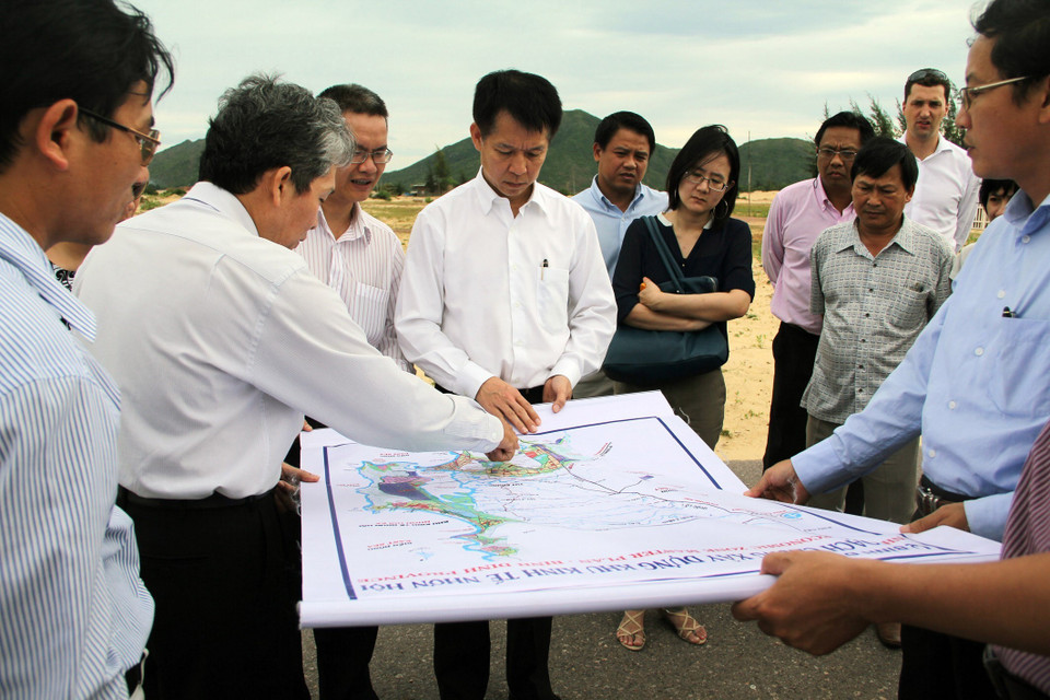 泰国油气集团PTT 对平定省归仁市仁会化学油气综合项目进行投资，投资总额 287亿美元。该项目被期望成为全球规模最大的化学油气综合项目之一。越通社记者 璃珂 摄