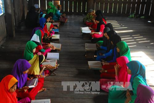 占族儿童上学（图片来源：越通社）