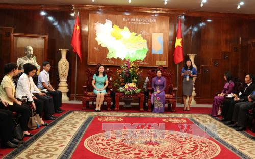 中国青年代表礼节性拜会了北宁省领导（图片来源：越通社）