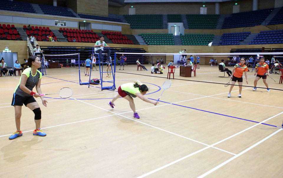 运动员们在网球赛项进行角逐。越通社记者 陈黎林 摄