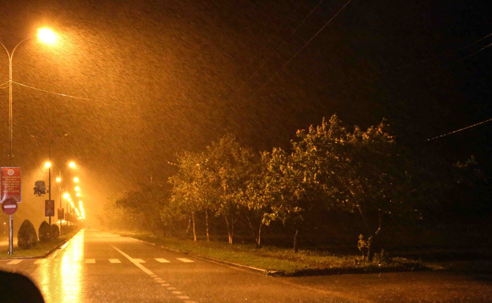 义安省炉门市社遭受暴雨和台风袭击。越通社记者 成达 摄