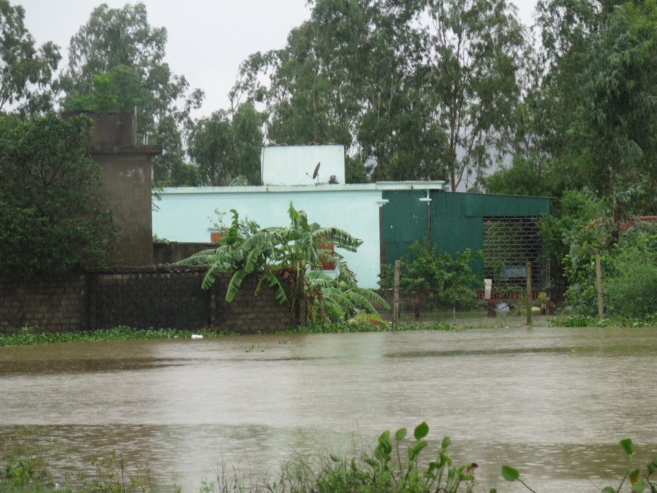 义安省遭受暴雨和台风袭击。越通社记者 成达 摄