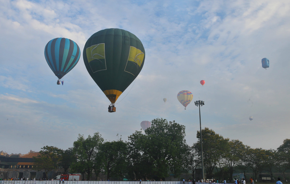 2017年国际热气球节在顺化市举行。（图片来源：越通社）
