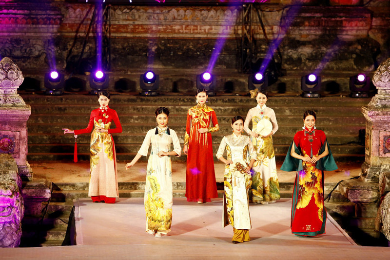 越雄设计师作品《纯朴》。（图片来源：人民报网）