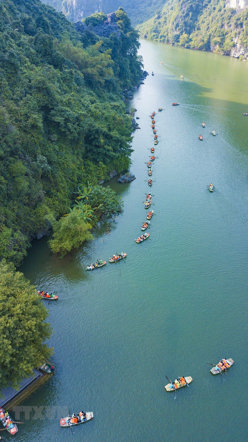 除了是一处美丽的名胜景区，长安生态区还被视为露天地质博物馆。这里的山峦被评为新的景观种类。（图自：越通社）