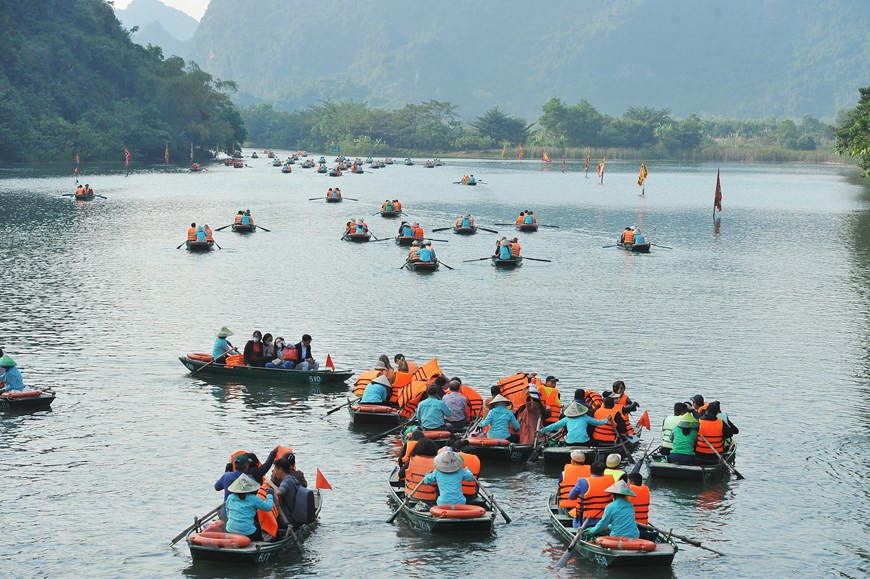 长安名胜群被联合国教科文组织承认为世界文化和自然遗产后，其知名度日益提高，受到国内外游客的广泛青睐。（图自：越通社）