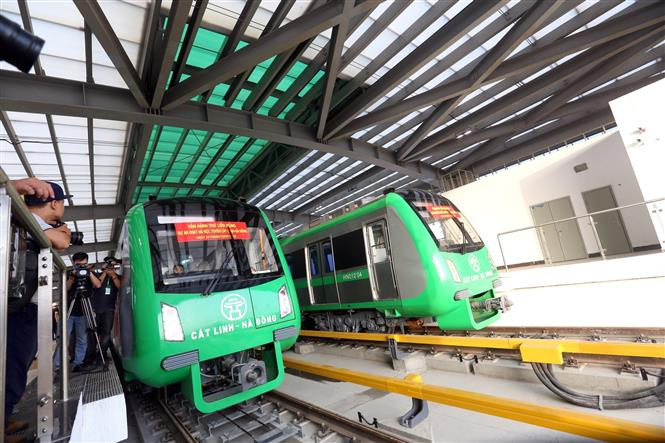 越南首都河内吉灵—河东线轻轨项目9月20日开始试运行。 越通社记者辉雄 摄