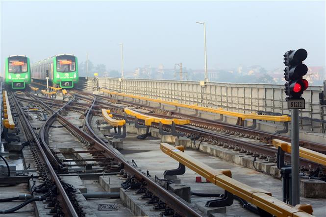 越南首都河内吉灵—河东线轻轨项目9月20日开始试运行。 越通社记者辉雄 摄