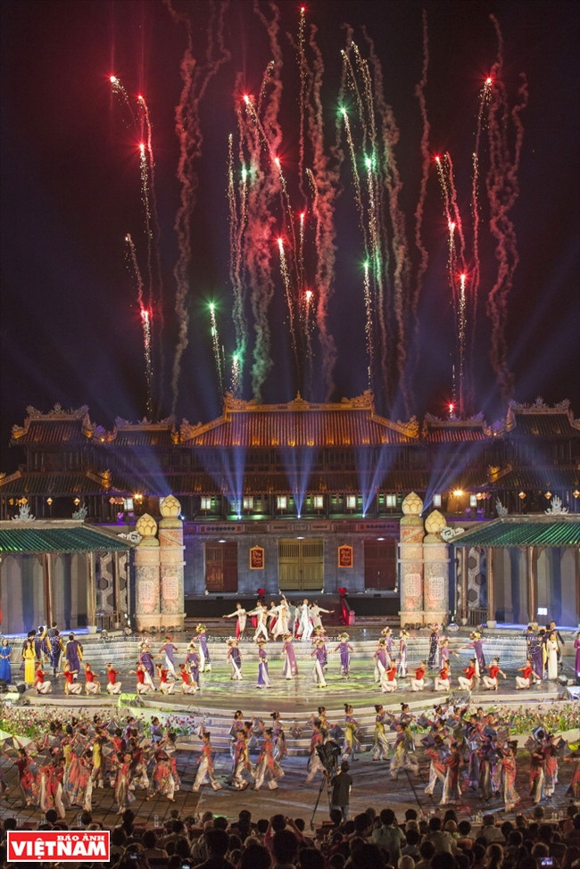 2016年顺化文化节开幕式。（图片来源：越南画报）