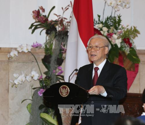 阮富仲总书记在记者会上发言。（图片来源：越通社）