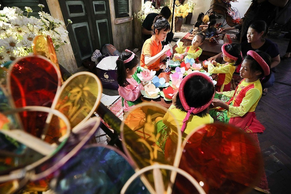 每年举行的中秋节旨在充分发挥民族文化价值，为儿童带来一个充满意义和有趣的中秋节。图自越通社