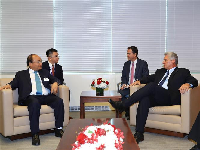 2018年9月27日，出席第73届联合国大会期间，越南政府总理阮春福会见古巴国务委员会主席兼部长会议主席迪亚斯-卡内尔。图自越通社