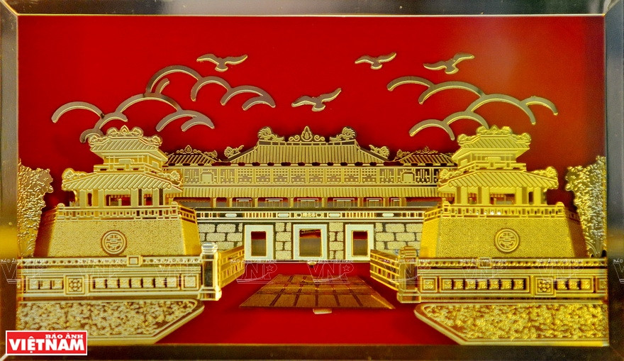 世界文化遗产——顺化皇城绘画作品是用黄金制成的。图自越通社