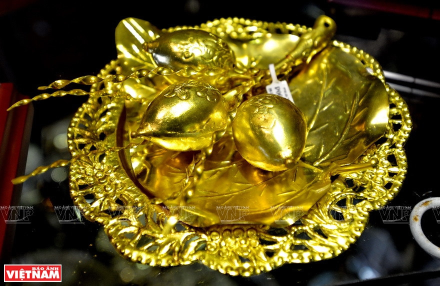 黄金槟榔果盘。图自越通社