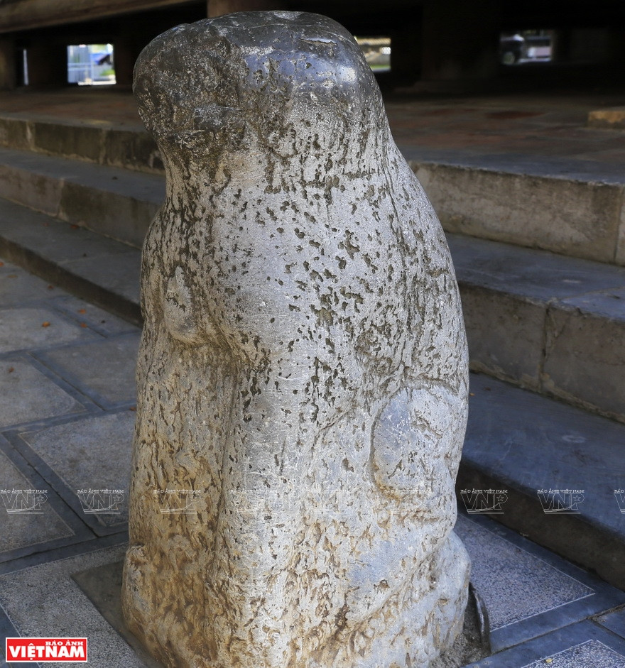 以建筑、雕刻和装饰艺术之美，廷榜祠亭让游客体会到一种18世纪初建设的村祠亭建筑韵味。《越南画报》记者 越强 摄