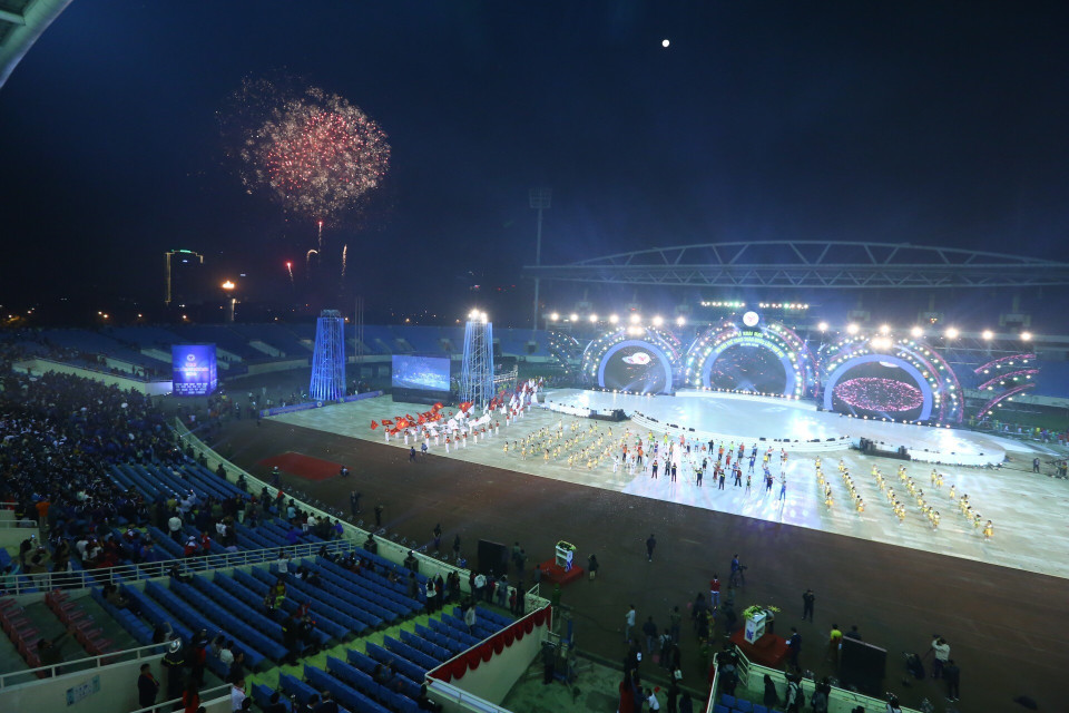 2018年第八届全国体育大会开幕式在河内市美停国家体育场隆重举行。越通社记者 明决 摄