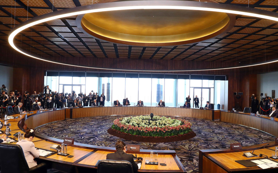 APEC领导人与国际货币基金组织（IMF）对话全景。越通社记者 统一 摄