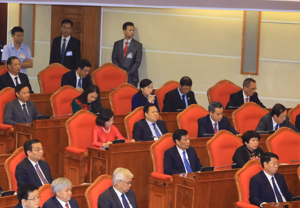 出席越共第十二届中央委员会第六次全体会议的代表。（图片来源：越通社）