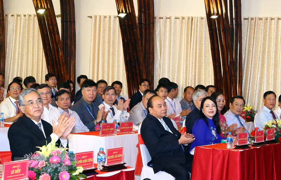 越南政府总理阮春福出席昆嵩玉玲人参与其他药材投资促进会。越通社记者 统一 摄