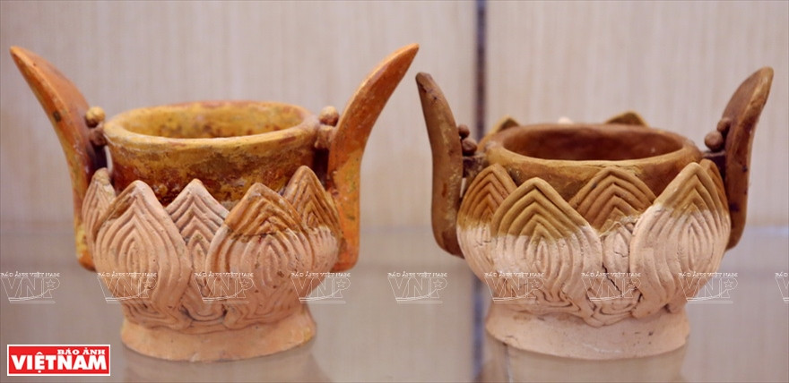 蓝京国家级特殊历史遗迹区的博物馆展出的古物。图自《越南画报》