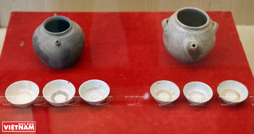 蓝京国家级特殊历史遗迹区的博物馆展出的古物。图自《越南画报》